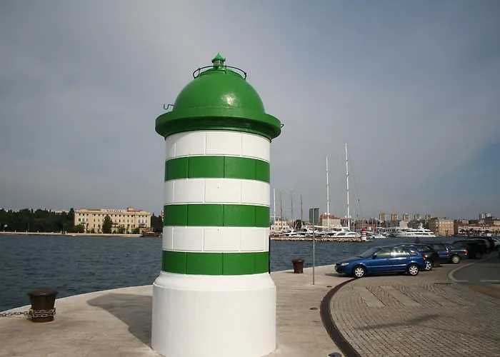 Lighthouse Πανσιόν