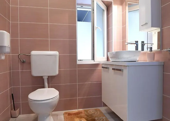 Lighthouse Guest house 3*